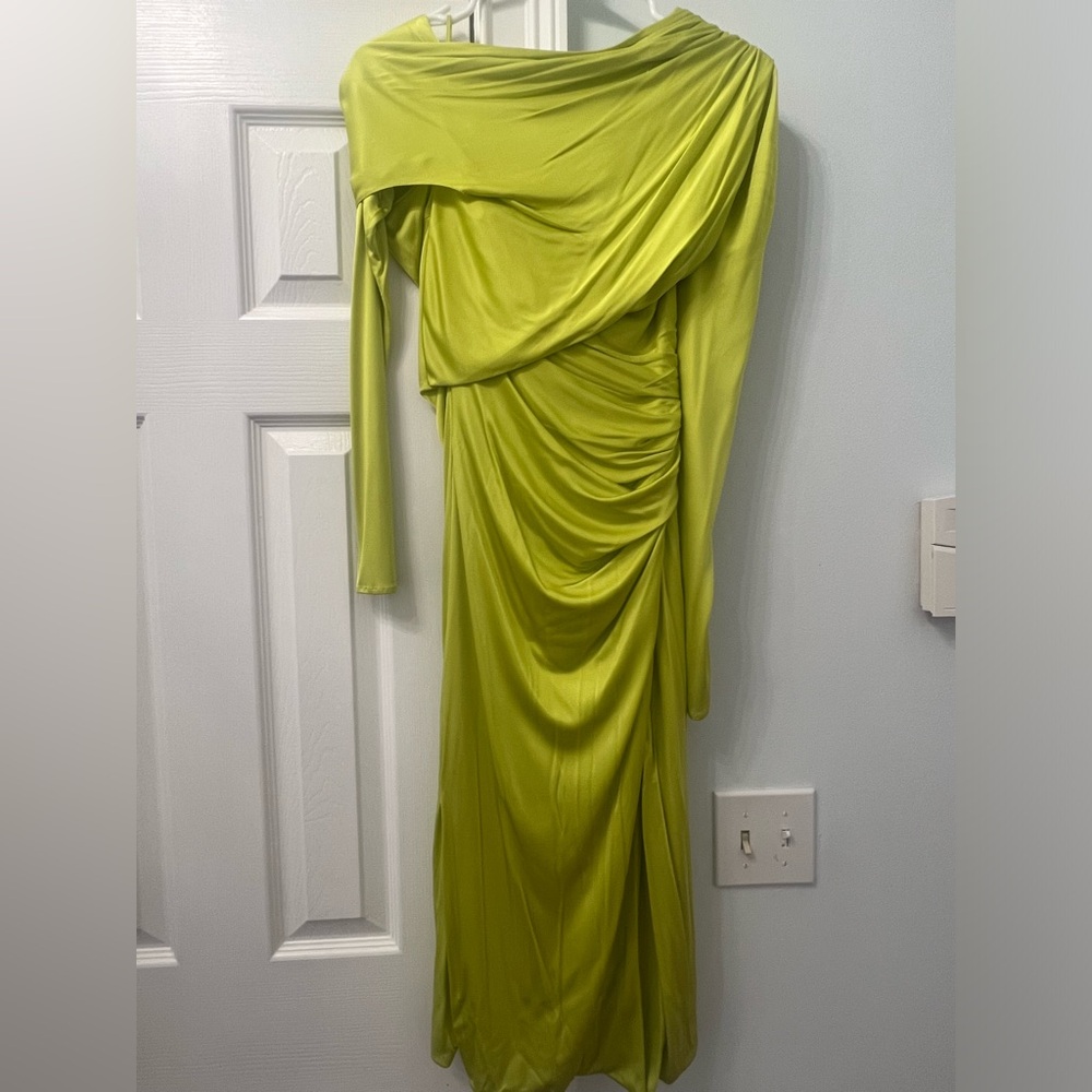 Versace chartreuse asymetrical off the shoulder dress 36 never worn